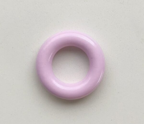 Anello mini senza foro rosa baby in legno